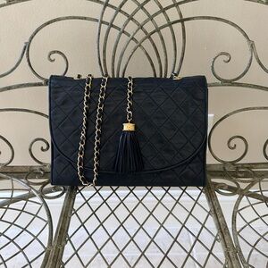 Vintage Chanel Quilted Handbag - Navy